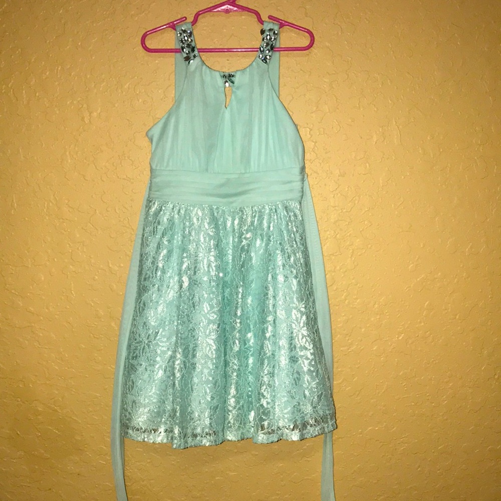 Beautiful blue sleeveless dress 8T